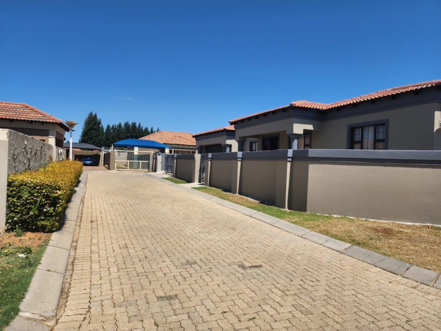 4 Bedroom Property for Sale in Flamwood North West